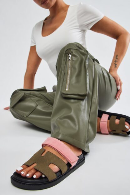 Sandalias Planas Multi-Tiras en Khaki - Image 14