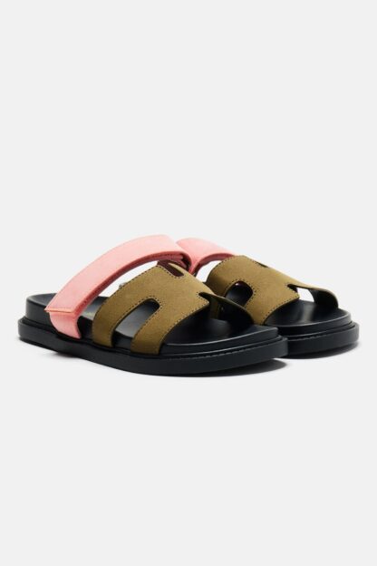 Sandalias Planas Multi-Tiras en Khaki - Image 16