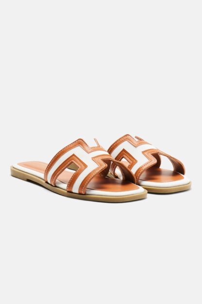 Sandalias Planas de Punta Cuadrada en Negro - Image 6