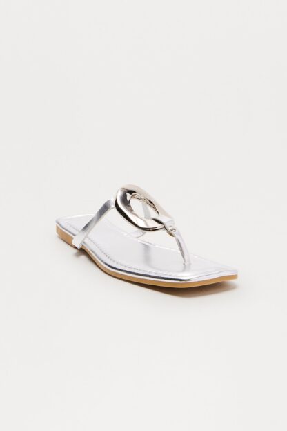 Sandalias Planas Estilo Flip Flops con Detalle Metálico - Beige - Image 7