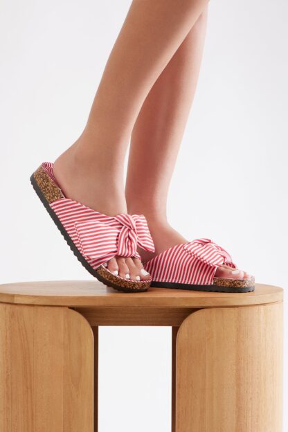 Sandalias Playeras con Detalle de Moño y Patrón a Rayas - Image 8