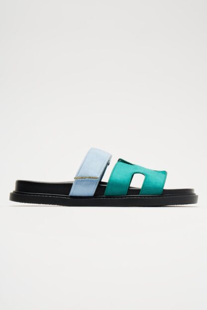 Sandalias Planas Multi-Tiras en Khaki - Image 9