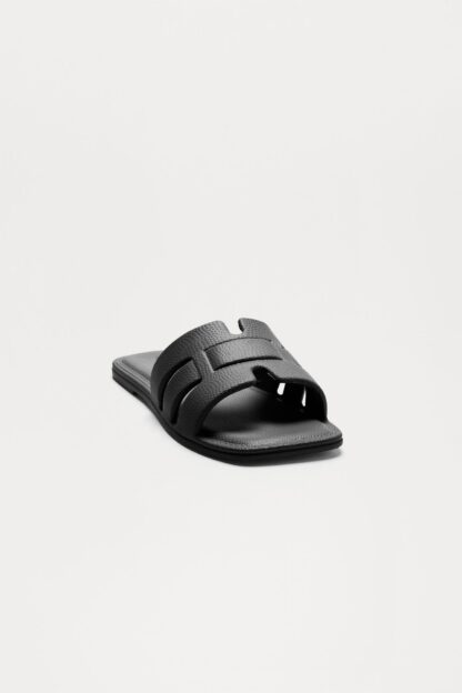 Sandalias Planas de Diseño Cuadrado en Negro